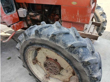 Tractor Renault 781-4: foto 4