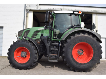 Tractor FENDT 826 Vario