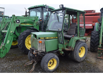 Tractor JOHN DEERE