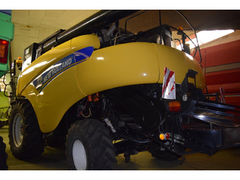 Cosechadora de granos New Holland CR 9090 Elevation: foto 5