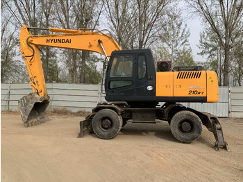 Excavadora de ruedas HYUNDAI R210