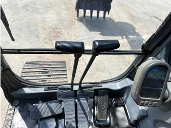 Excavadora de cadenas Volvo EC210BLC: foto 4