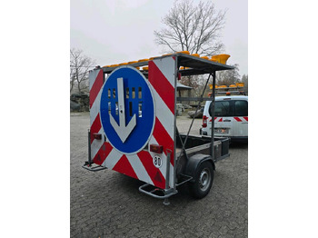 Remolque Nissen LED Absperrtafel FAT Verkehrsleittafel Verkehrssicherungsanhänger Verkehrsleitanhänger Sperrwand: foto 3 Remolque Nissen LED Absperrtafel FAT Verkehrsleittafel Verkehrssicherungsanhänger Verkehrsleitanhänger Sperrwand: foto 3