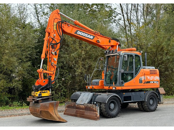 Excavadora de ruedas DOOSAN DX160W