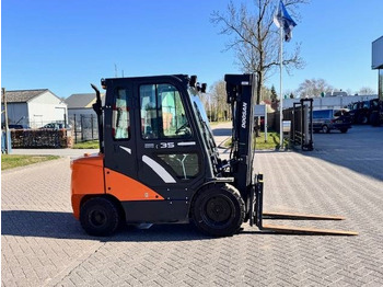 Carretilla elevadora diésel Doosan D35c Pro-7: foto 2