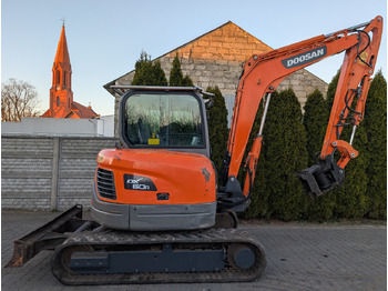 Excavadora DOOSAN DX60R: foto 2