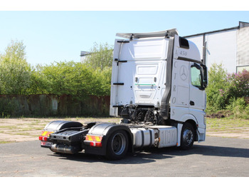 Leasing de Mercedes-Benz Actros 1845 Mercedes-Benz Actros 1845: foto 4 Leasing de Mercedes-Benz Actros 1845 Mercedes-Benz Actros 1845: foto 4