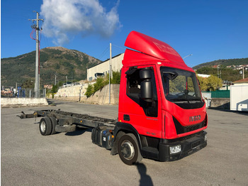 Camión chasis IVECO EuroCargo