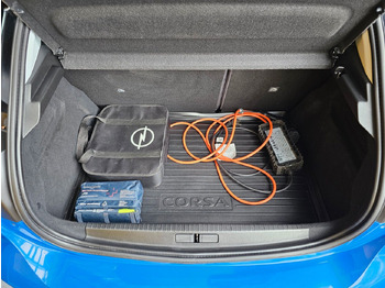 Coche Opel Corsa F Elegance Sommer+Winterreifen +Wärmepumpe: foto 4
