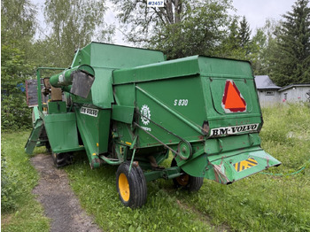 Cosechadora de granos Combine harvester Volvo BM S830 with 2 cutting tables: foto 3