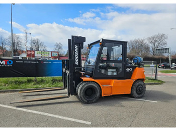 Carretilla elevadora DOOSAN