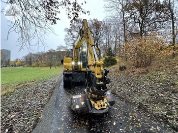 Excavadora de ruedas Komatsu PW 148-11 med vagn och redskap: foto 3
