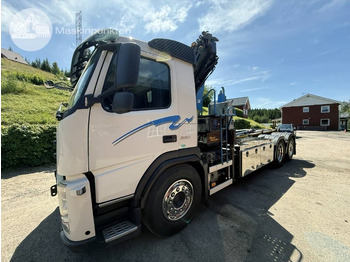 Camión grúa VOLVO FM 330