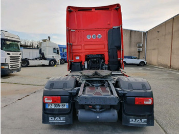 Cabeza tractora DAF XF530: foto 4