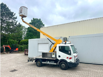 Camión con plataforma elevadora NISSAN