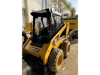 Minicargadora CATERPILLAR 226B: foto 3