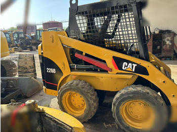 Minicargadora CATERPILLAR 226B: foto 2