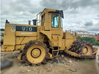 Apisonadora de asfalto CATERPILLAR