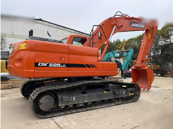 Excavadora de cadenas DOOSAN DX225 LC: foto 3