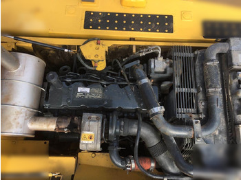 Excavadora de cadenas KOMATSU PC210-8N1: foto 2