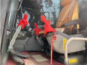 Excavadora de cadenas VOLVO EC140DL: foto 3