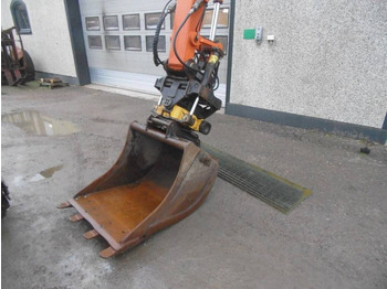Miniexcavadora HITACHI
