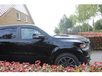Pick-up Dodge Ram 1500 Laramie Sport: foto 2