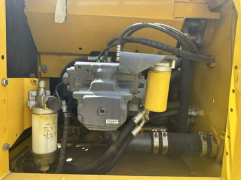 Excavadora de cadenas KOMATSU 200-8: foto 3
