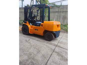 Carretilla elevadora diésel TOYATA 5-TON: foto 3