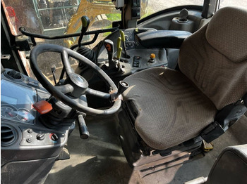 Tractor Claas Arion 420: foto 5