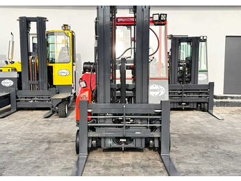 Carretilla de 4 vías Combilift C3000CB / LPG / TRIPLEX / 5500MM / FREE LIFT / SIDE SHIFT + FORK POSITIONER / LIKE NEW: foto 3