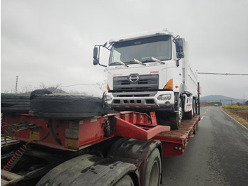 Camión volquete HINO HINO 700: foto 4