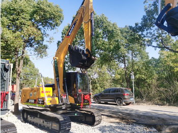 Excavadora de cadenas SANY SY135C: foto 2