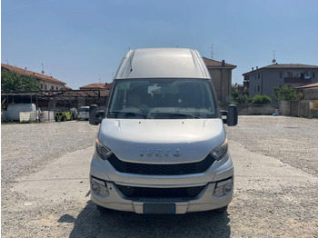 Minibús IVECO Daily