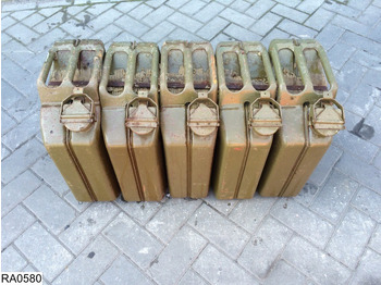 Leasing de Fruehauf gesloten bak Estimated 3000 Jerrycans Fruehauf gesloten bak Estimated 3000 Jerrycans: foto 4