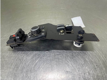 Cabina e interior MECALAC