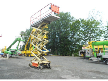 Plataforma de tijeras JLG JLG 3246, Scherenarbeitsbühne, 11,9 m: foto 4