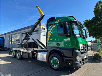 Camión multibasculante MERCEDES-BENZ Arocs 2551