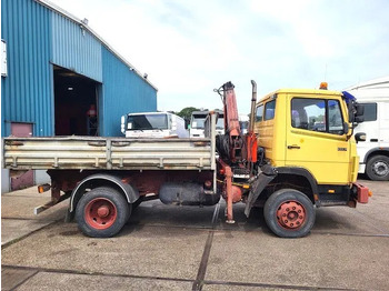 Camión volquete, Camión grúa Mercedes-Benz 1117 K (6-CILINDER) KIPPER WITH FERRARI CRANE (FULL STEEL SUSPENSION / MANUAL GEARBOX / P.T.O.): foto 4