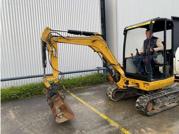 Miniexcavadora Caterpillar CANOPY 302.7DCR MACHINE SUISSE: foto 4