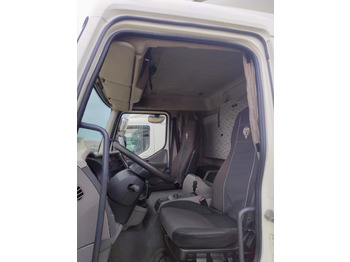Camión lona DAF LF 250 / Curtainsider 18 EPAL / sleeping cab: foto 4