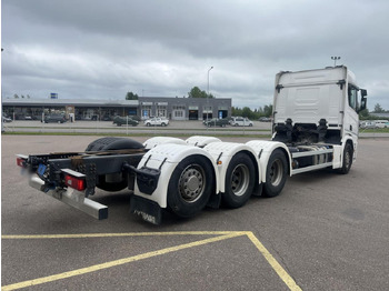 Camión chasis SCANIA R560 B8x4*4 / Chassis / sleeper cab / Power take-off: foto 3