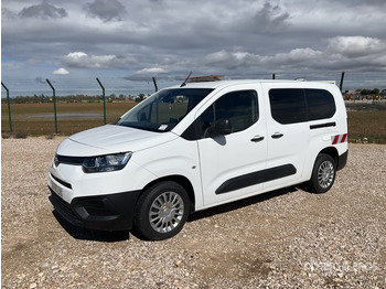Minibús, Furgoneta de pasajeros 2022 Toyota Proace City Verso 5 Passenger Van: foto 3