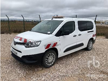 Coche TOYOTA