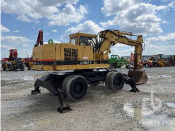 Excavadora de ruedas CAT 214BFT: foto 3