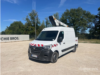 Camión con plataforma elevadora RENAULT Master