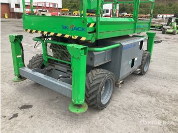 Plataforma de tijeras 2013 Skyjack SJ6826 RT 4x4 Diesel Scissor Lift: foto 5