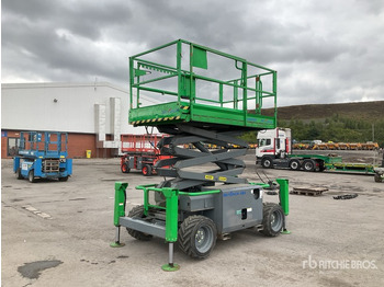 Plataforma de tijeras 2013 Skyjack SJ6826 RT 4x4 Diesel Scissor Lift: foto 2