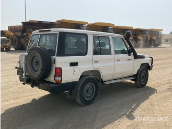 SUV/ Todoterreno 2021 Toyota Land Cruiser 76L 4x4 SUV: foto 4