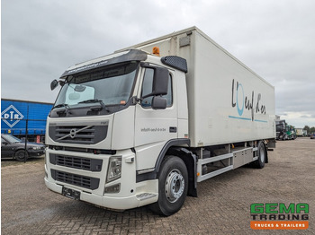 Camión transporte de ganado VOLVO FM 330